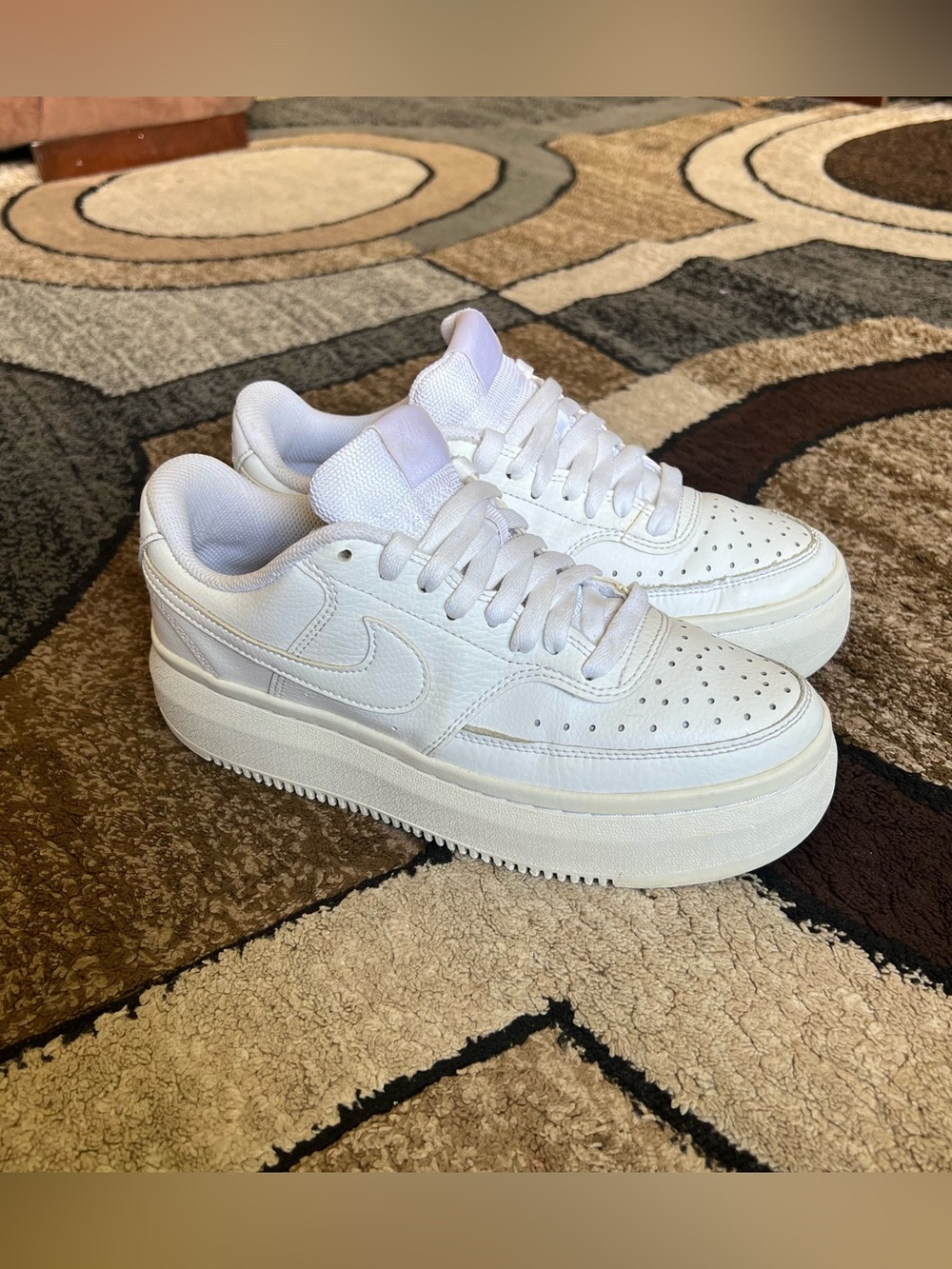 Women’s Nike Court Vision Alta Size 8 - Picture 2 of 8